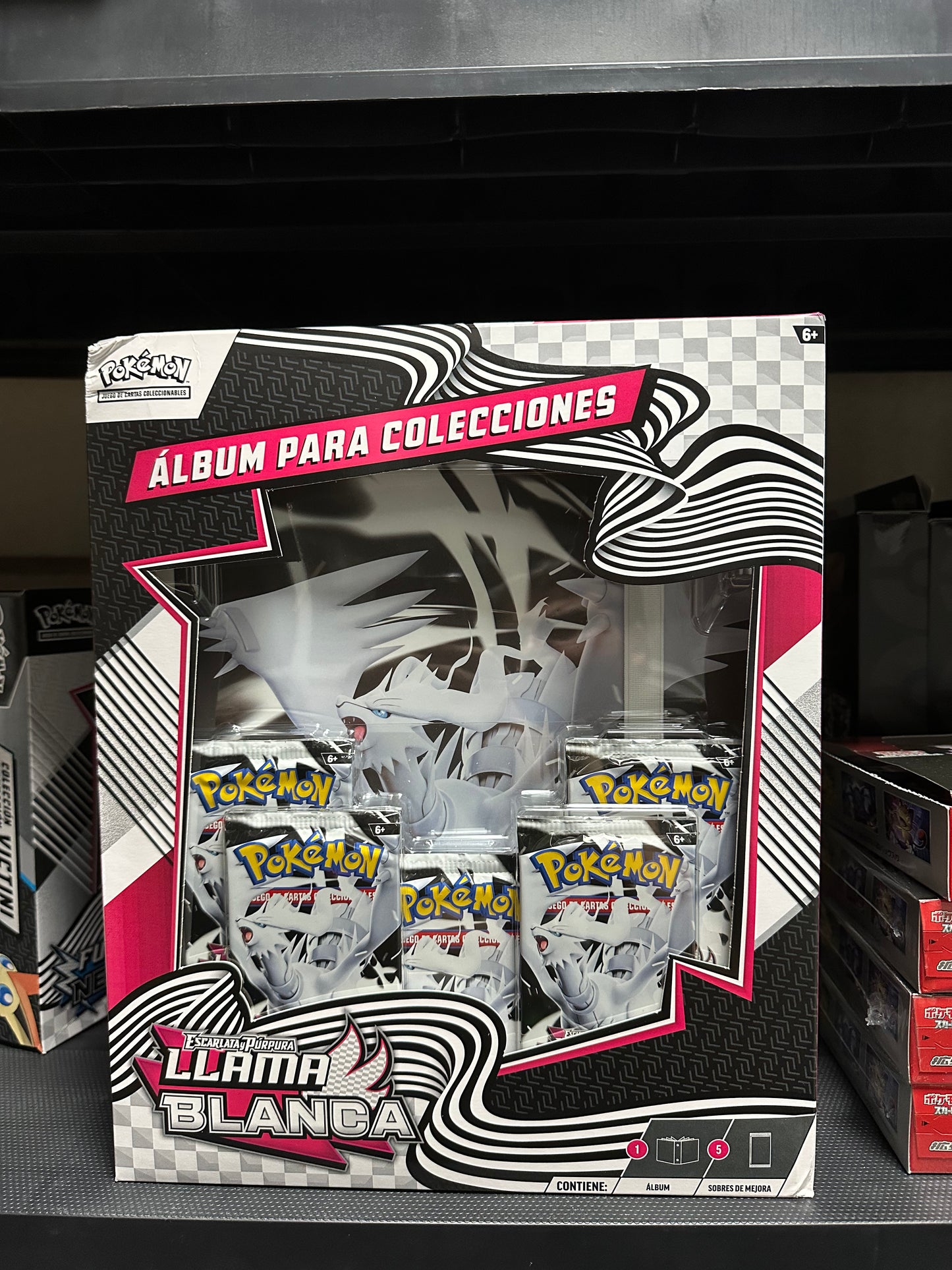 [OUTLET] Colección con Álbum de Llama Blanca (White Flare) -  Binder Collection Pokémon TCG Español (Caja dañada)